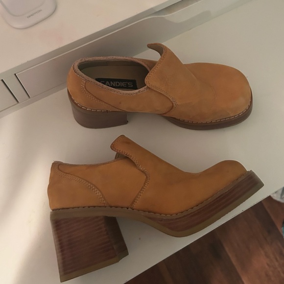 Vintage Candies platform tan clogs - Picture 2 of 6